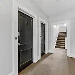2 Bedroom In Myers Park With Comfortable Screened Porch