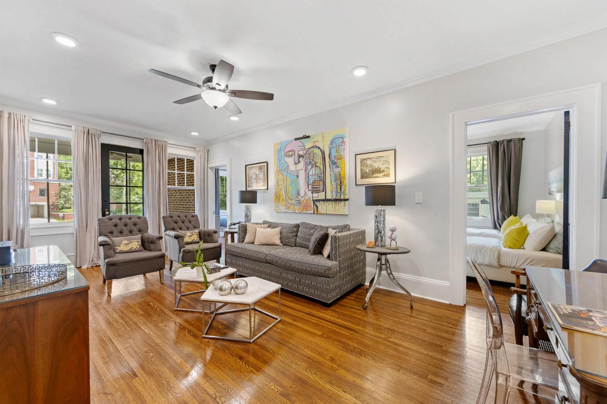Holiday home 2 Bedroom In Myers Park With Comfortable Screened Porch Charlotte