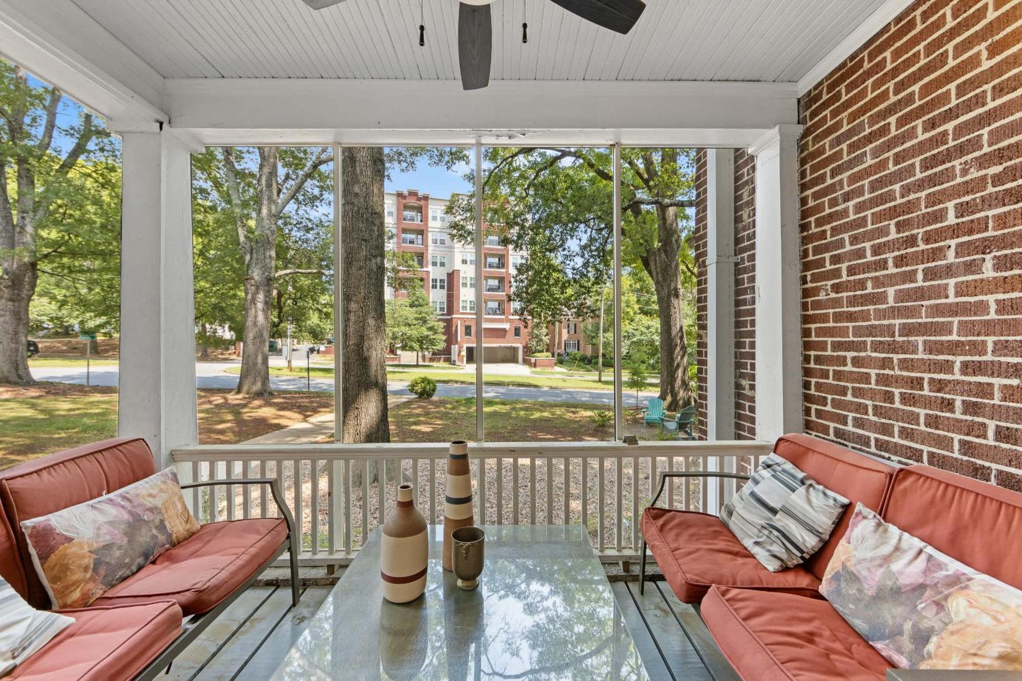2 Bedroom In Myers Park With Comfortable Screened Porch Holiday home